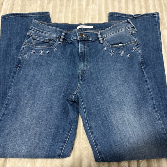 Blue Denim Women's Jeans - Picture 5 of 6